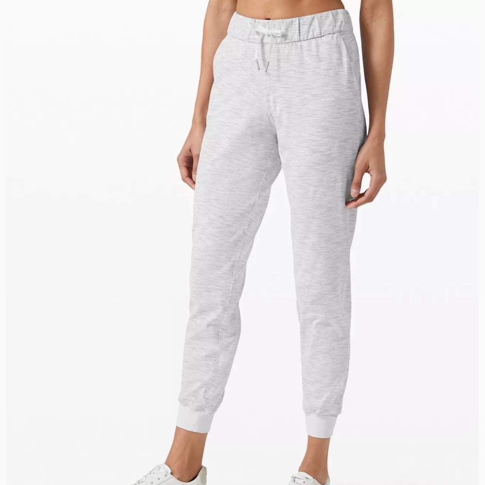 Lululemon On The Fly jogger
